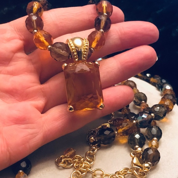 Joan Rivers Vintage Crystal Necklace & Earrings Set - Picture 4 of 16